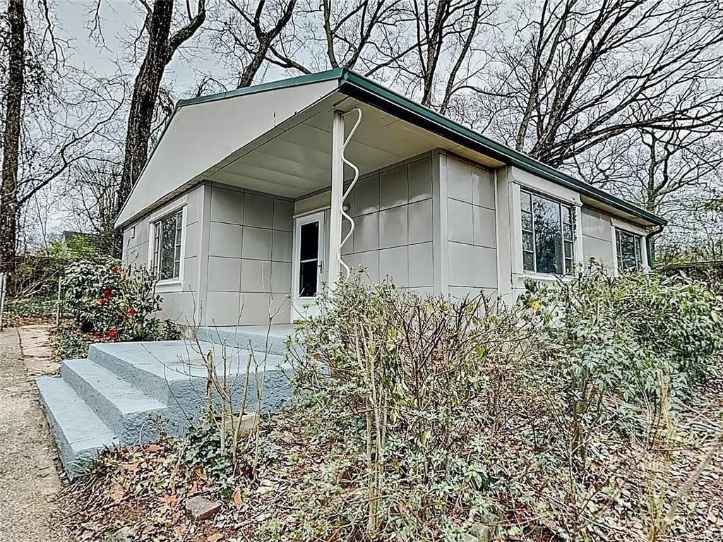 832 Burchill Street Sw - Photo 0