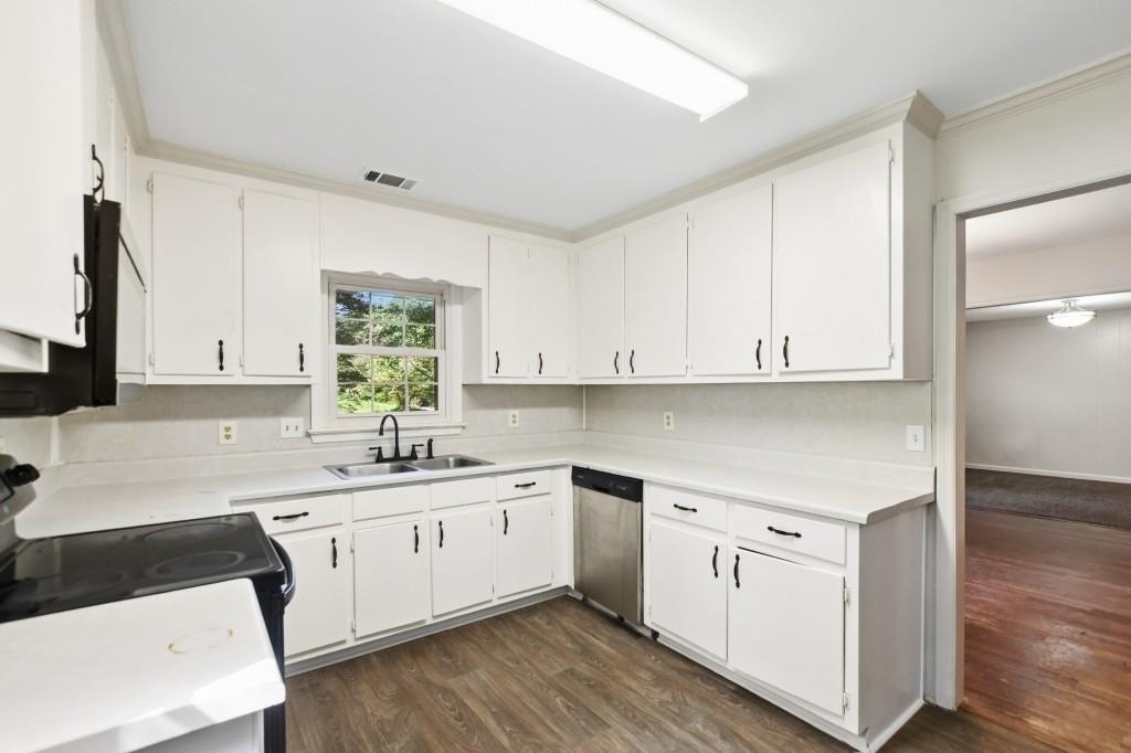 5659 Whispering Pines Road - Photo 10