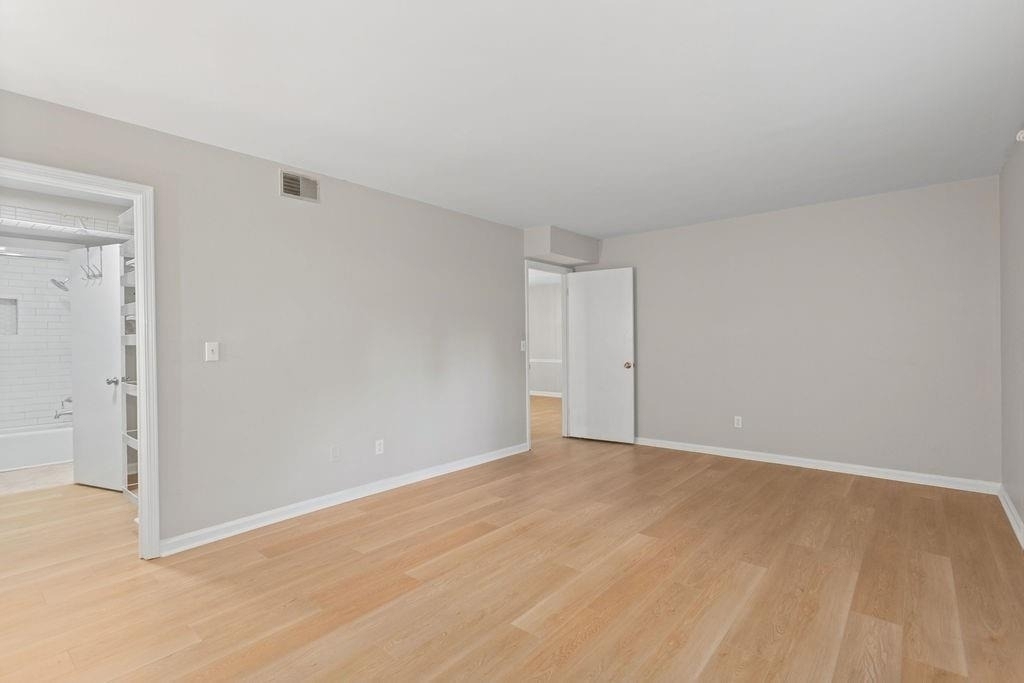 244 Triumph Drive Nw - Photo 4