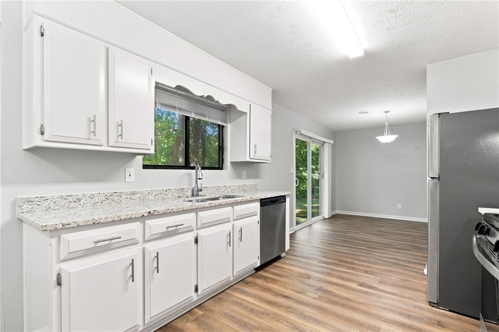 413 Bob Wood Drive - Photo 2