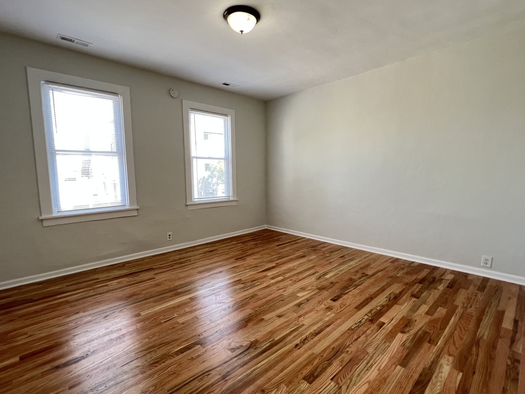 1151 W 19th Street - Photo 1