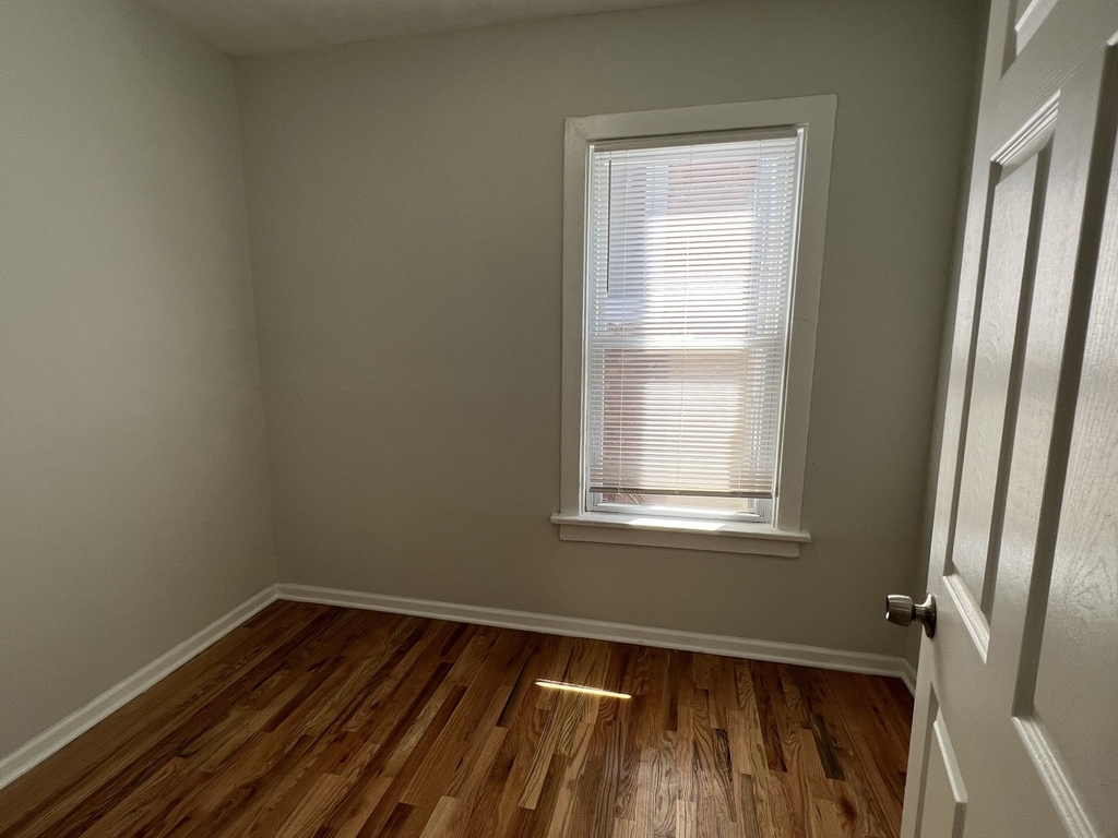 1151 W 19th Street - Photo 11