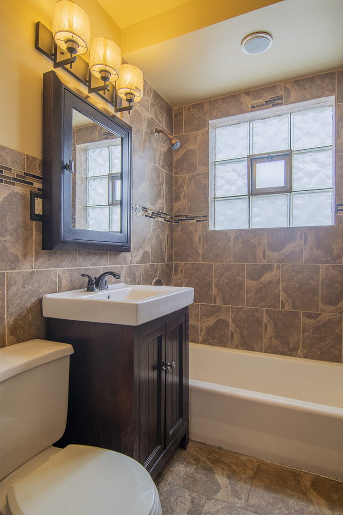 14537 University Avenue - Photo 17