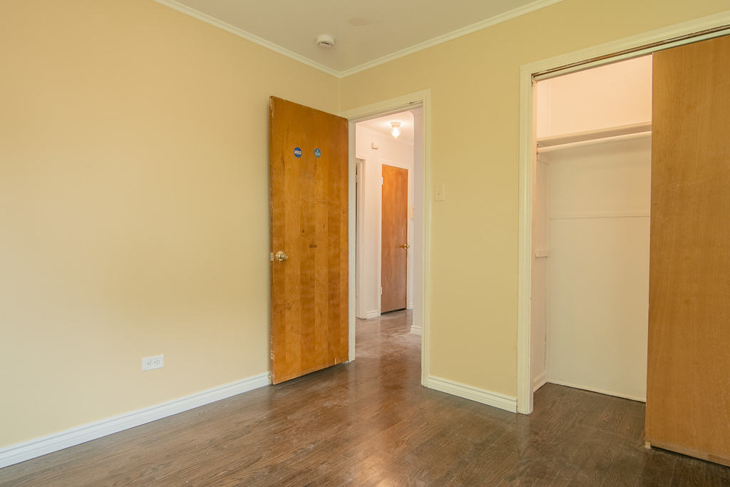 14537 University Avenue - Photo 13
