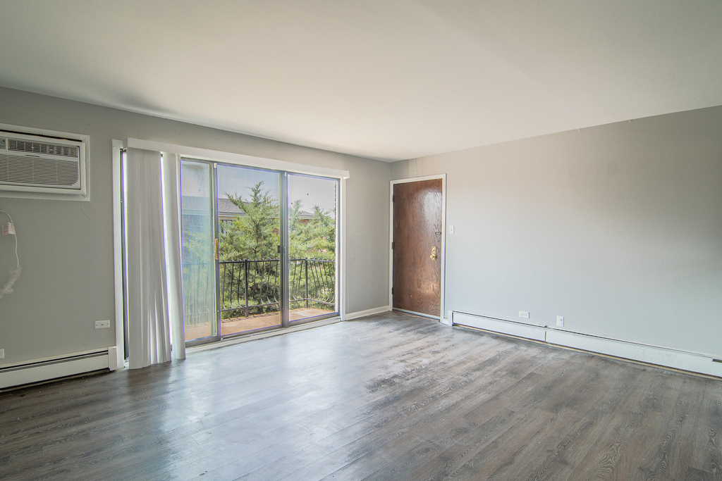 1665 Harbor Avenue - Photo 1