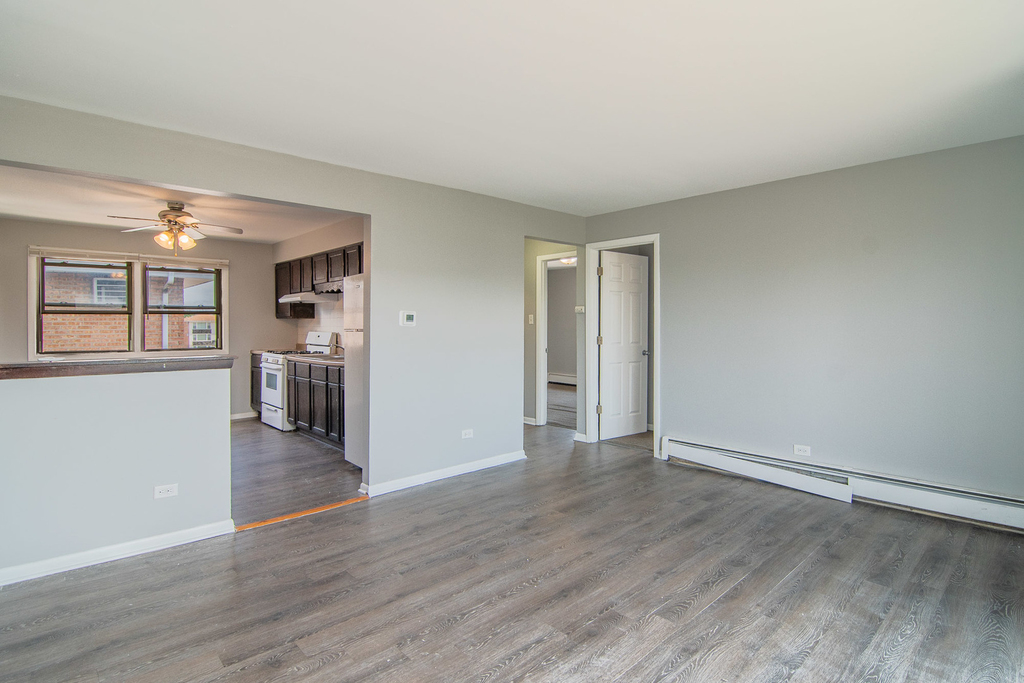 1665 Harbor Avenue - Photo 2