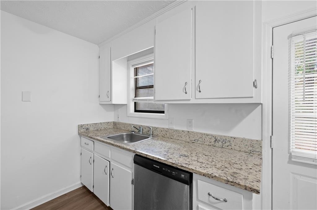 1012 Davis Street - Photo 8