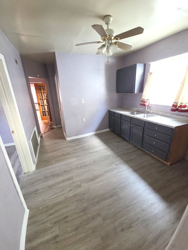 2118 W Garfield Boulevard - Photo 9
