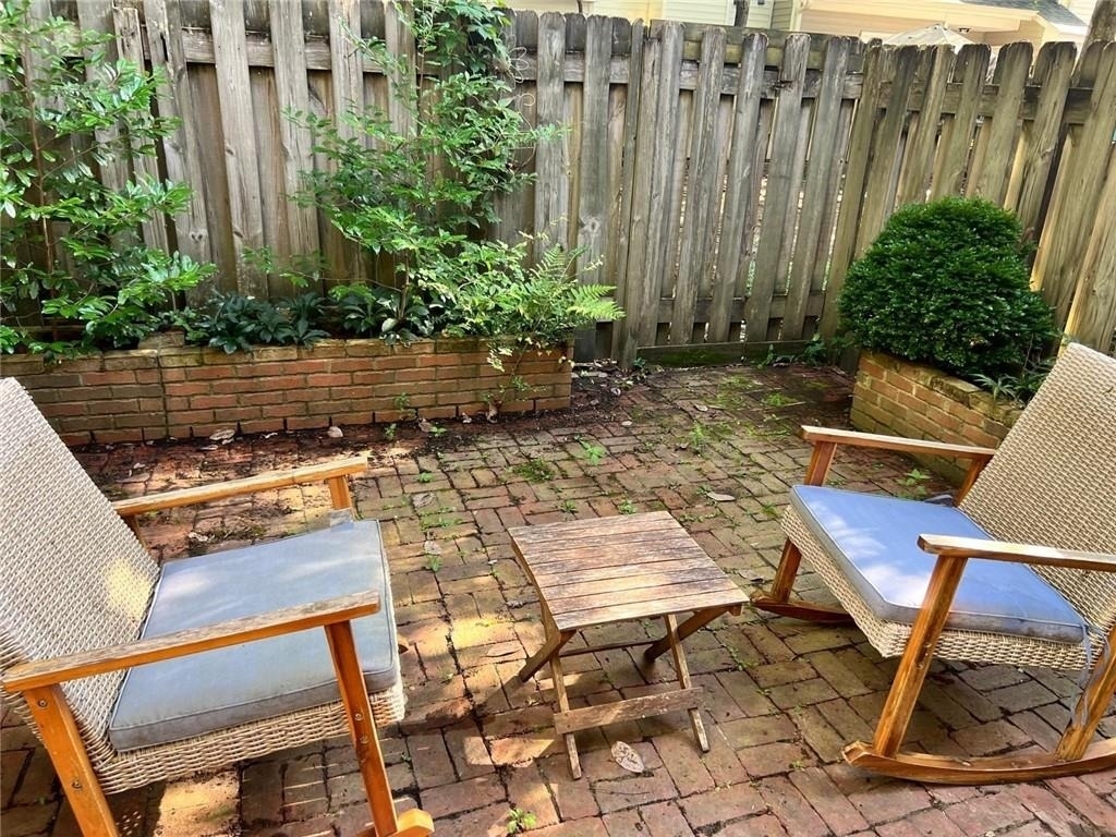 843 Heritage Square - Photo 16
