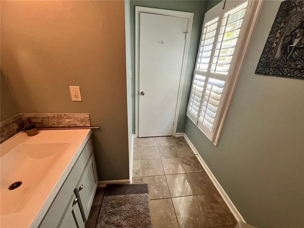 843 Heritage Square - Photo 10