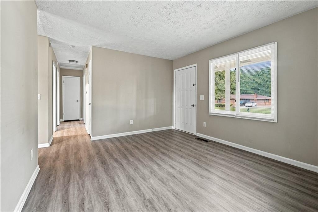 215 Henry Street - Photo 4