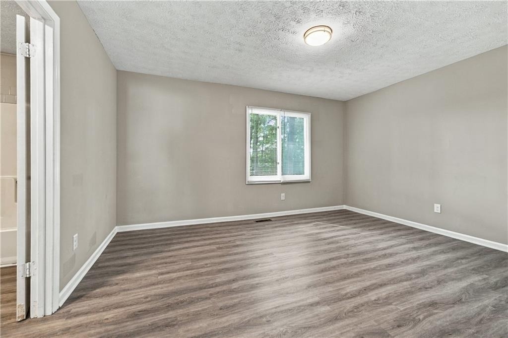 215 Henry Street - Photo 11