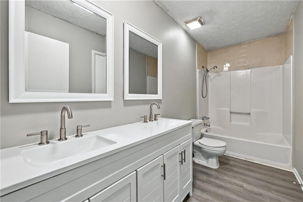 215 Henry Street - Photo 14