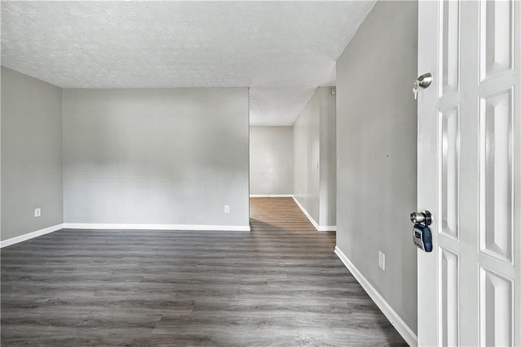 215 Henry Street - Photo 2