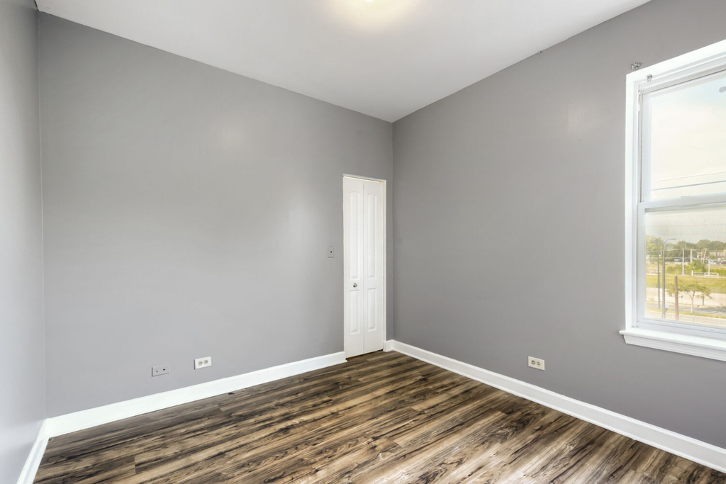 7724 S Cornell Avenue - Photo 22