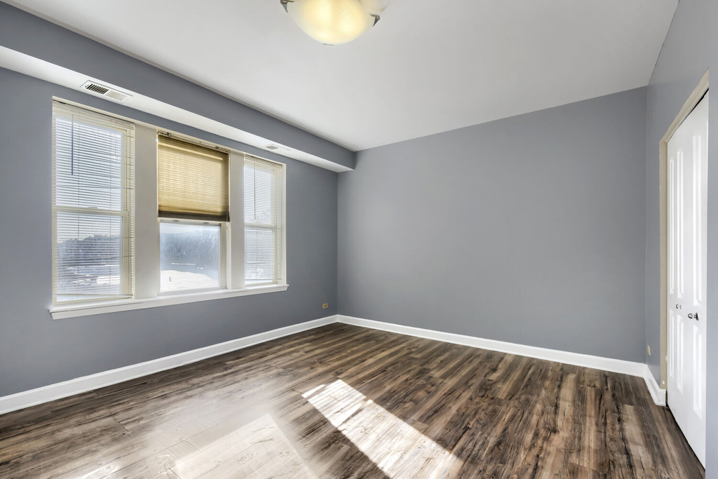 7724 S Cornell Avenue - Photo 12