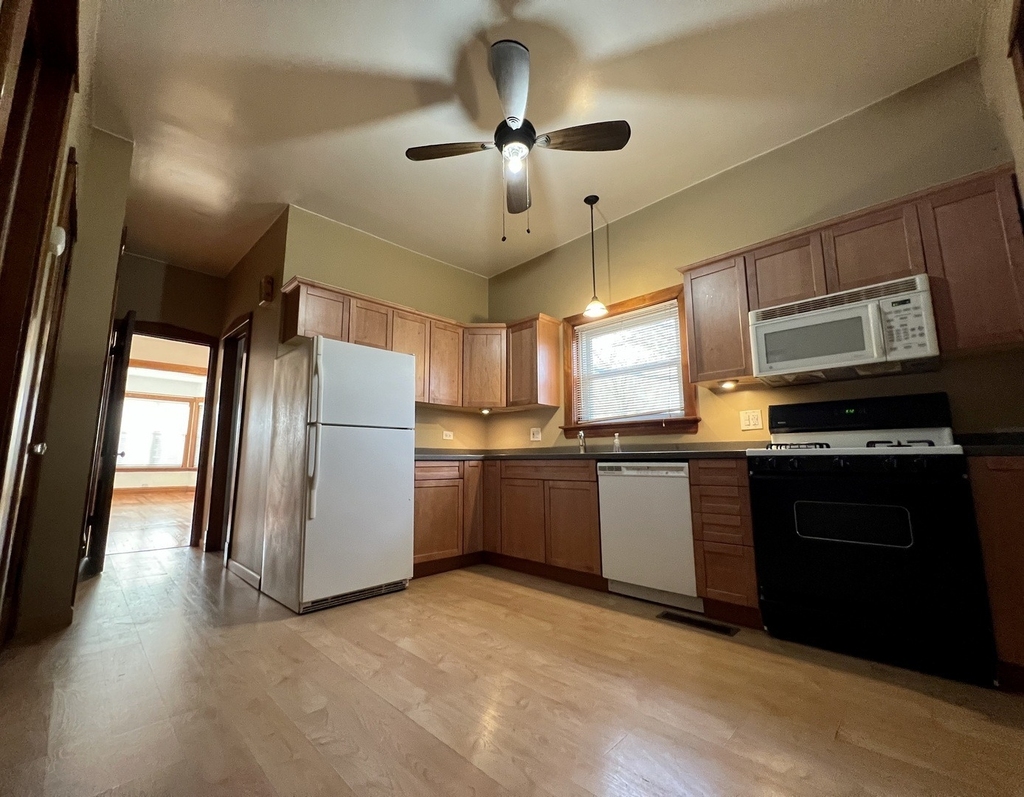 2155 N Kilbourn Avenue - Photo 1