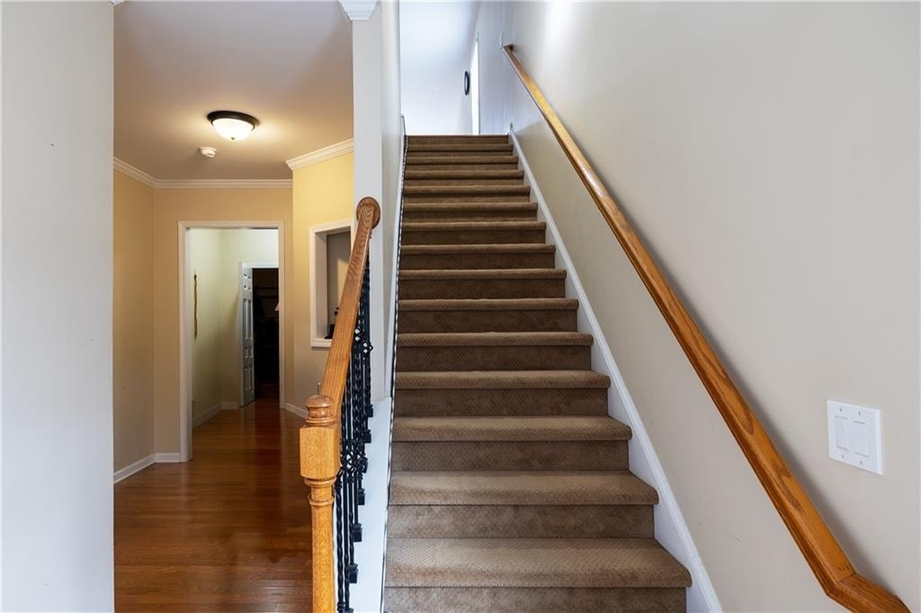 625 Grove Manor Park - Photo 3