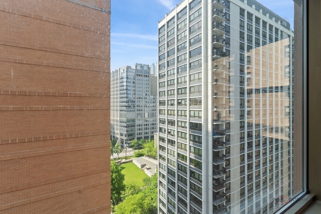 247 E Chestnut Street - Photo 12