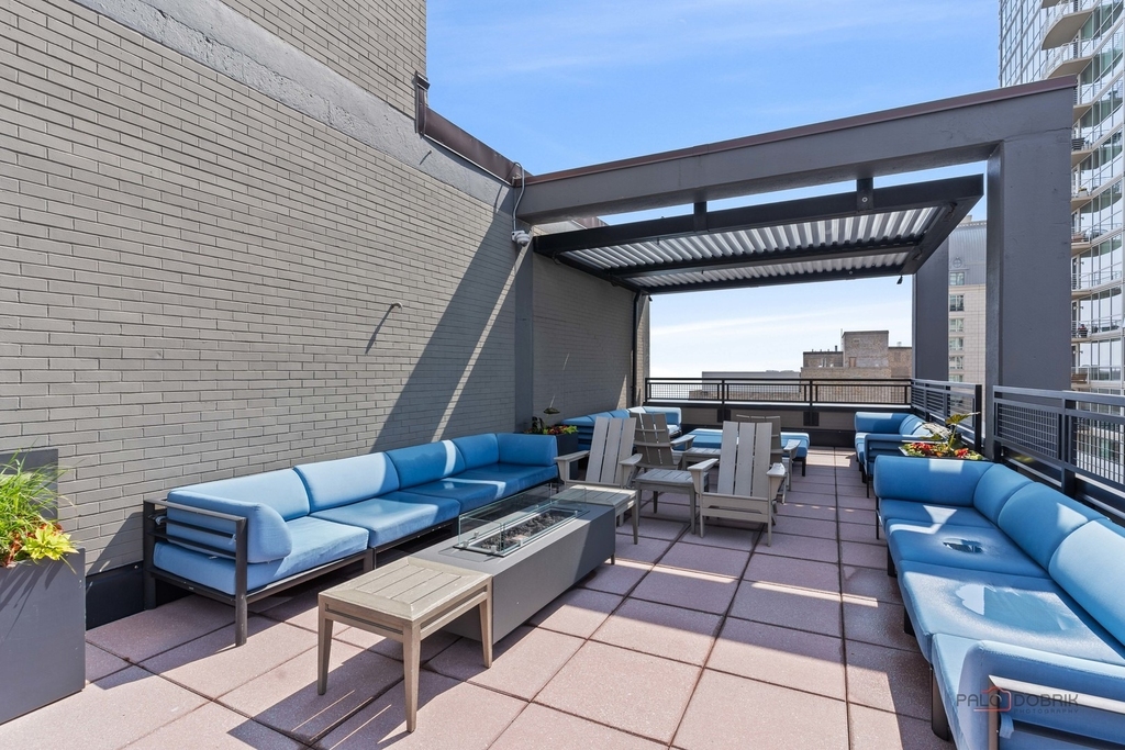 247 E Chestnut Street - Photo 20