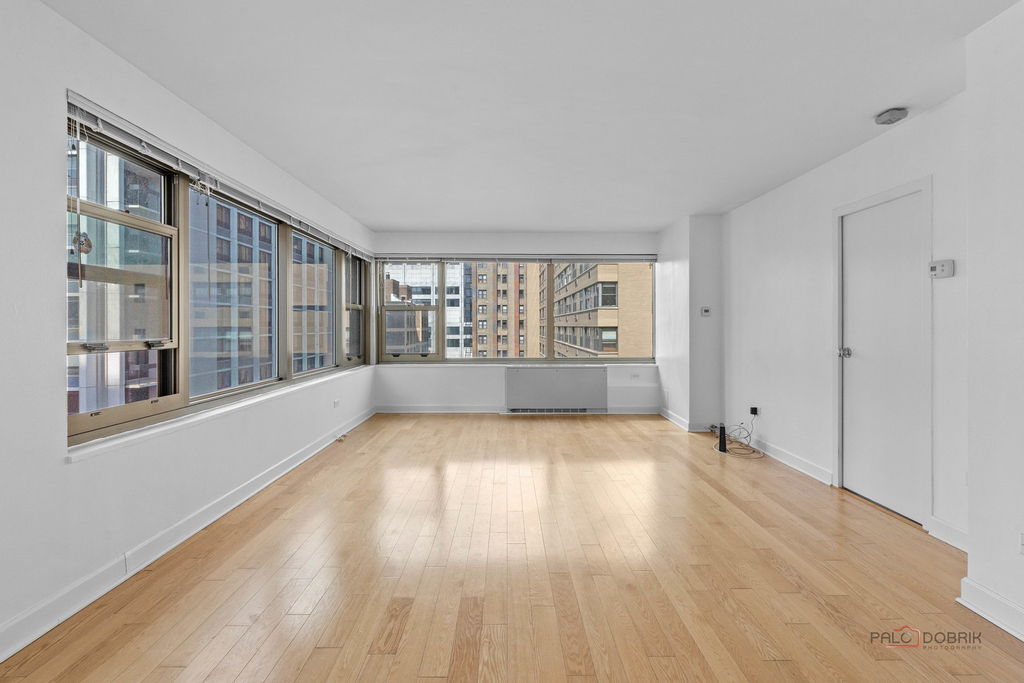 247 E Chestnut Street - Photo 7