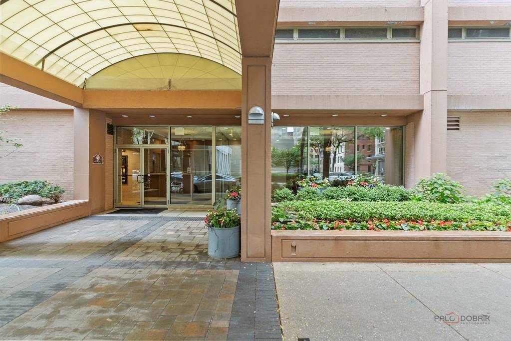 247 E Chestnut Street - Photo 1