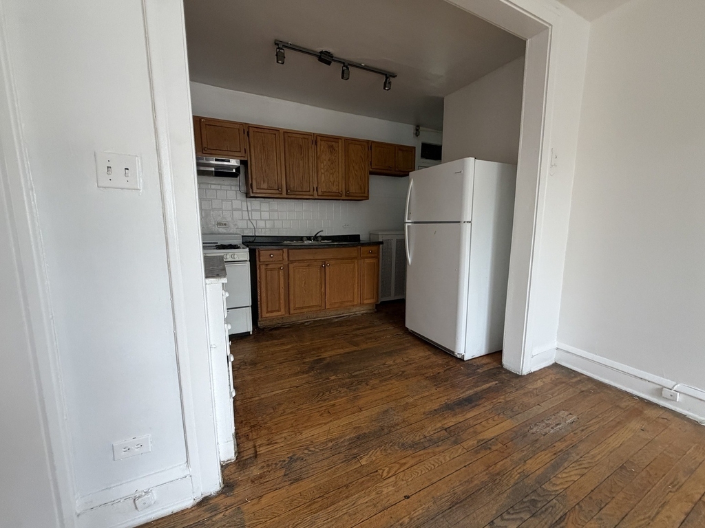 4515 N Hamlin Avenue - Photo 5