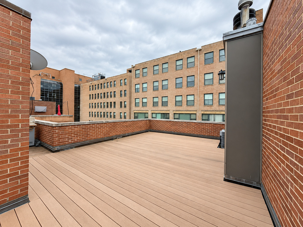 1351 W Altgeld Street - Photo 32