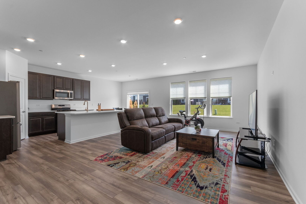 16515 W Golden Valley Lane - Photo 1