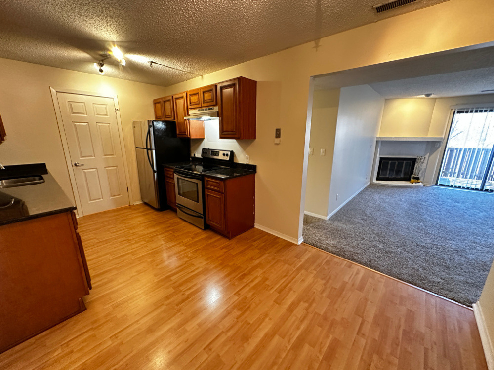 1340 Brook Street - Photo 2