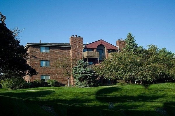 1340 Brook Street - Photo 0