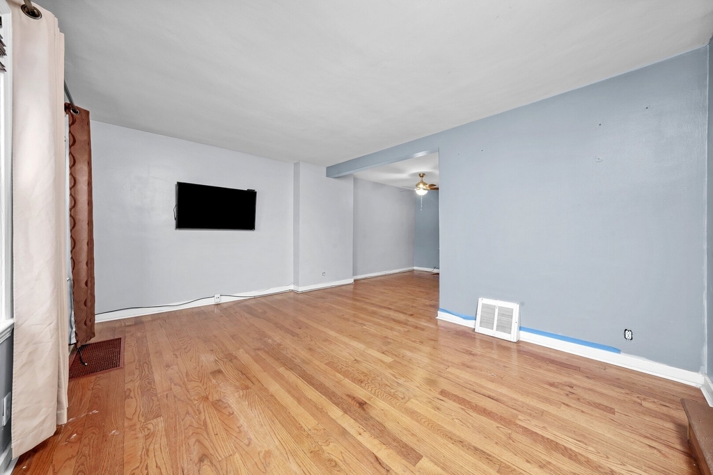 6404 S Lockwood Avenue - Photo 1