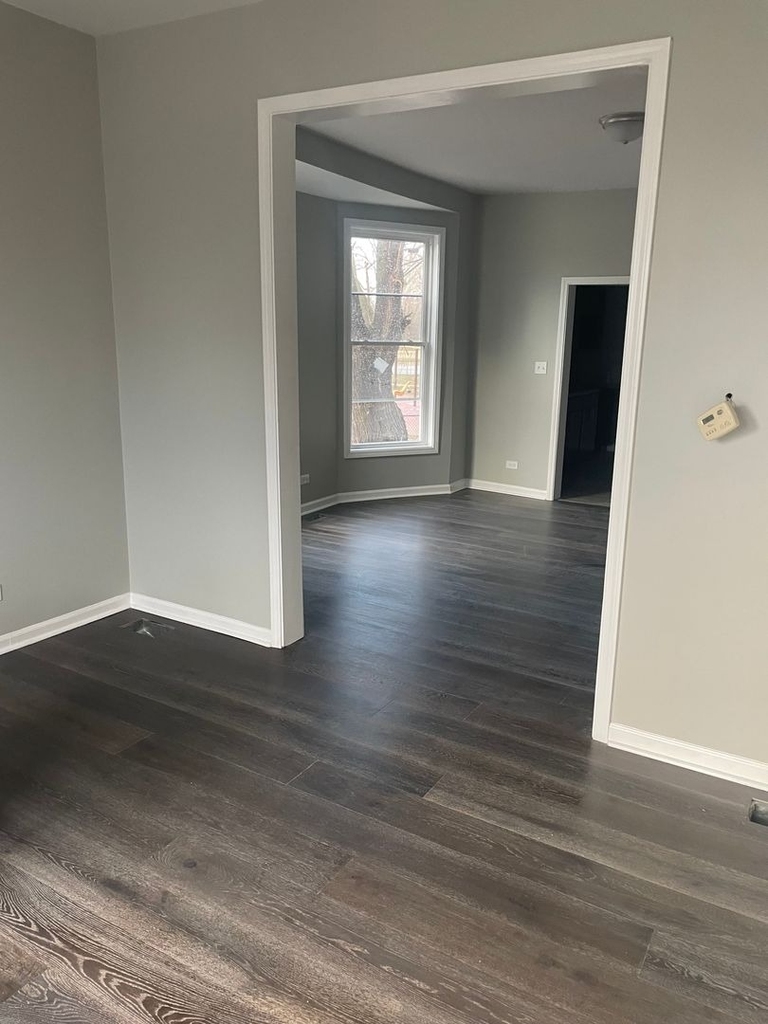 7652 S Dante Avenue - Photo 2