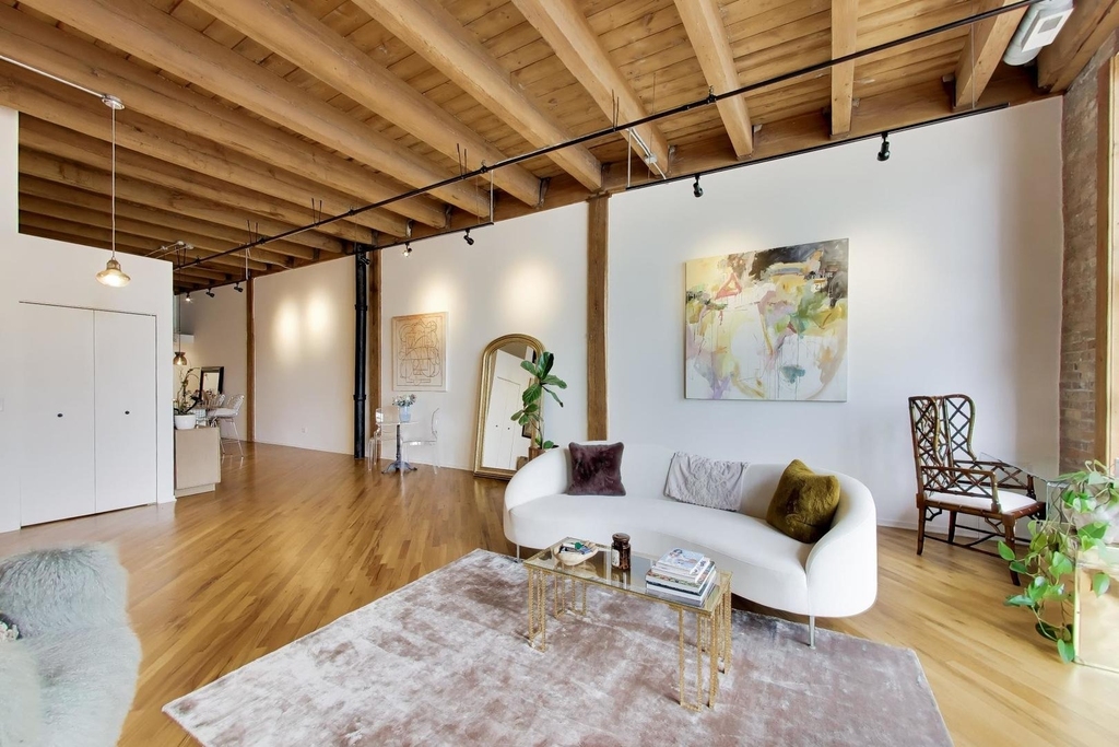 616 W Fulton Street - Photo 8