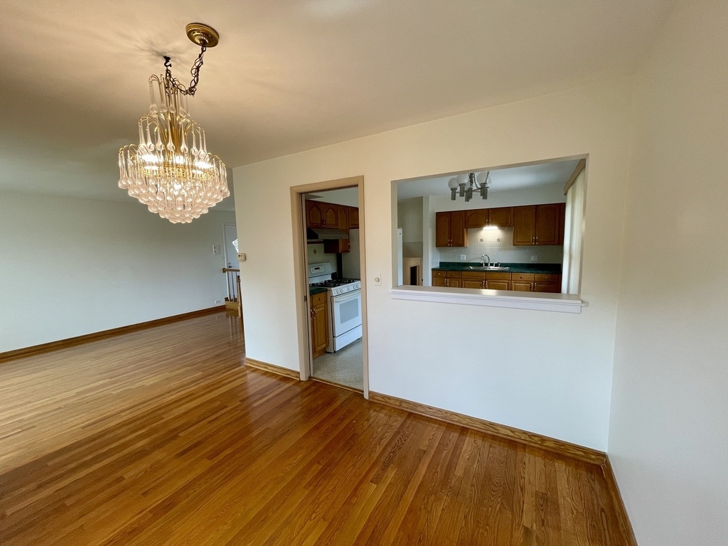 7150 N Crawford Avenue - Photo 7