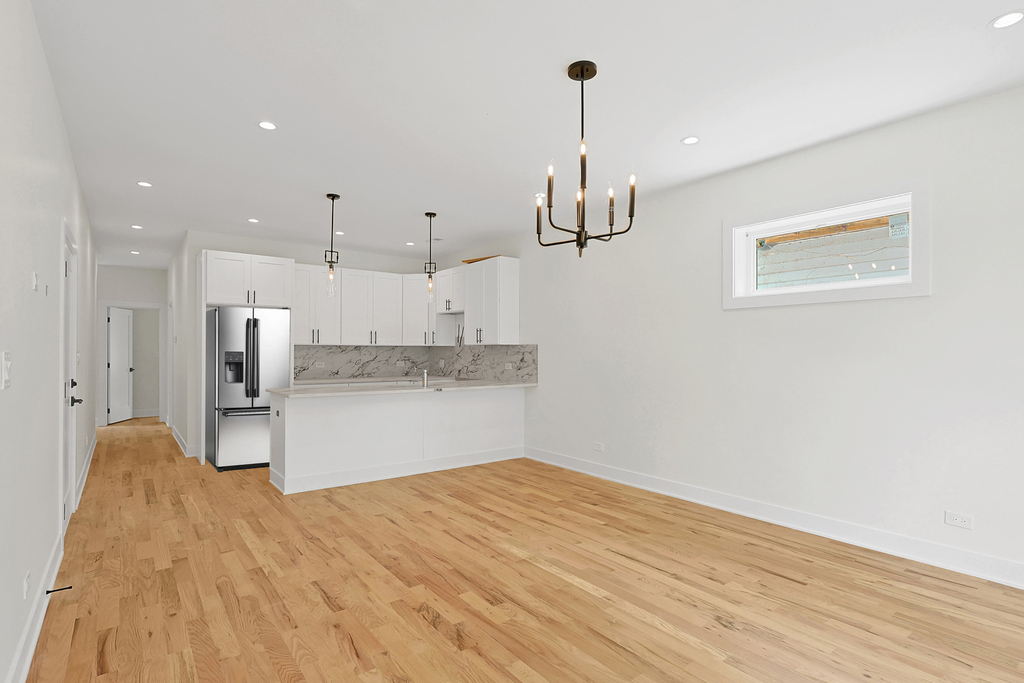 4217 S Indiana Avenue - Photo 5