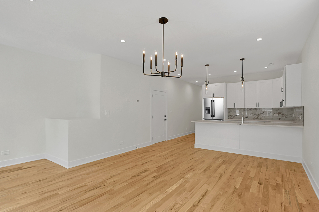 4217 S Indiana Avenue - Photo 4