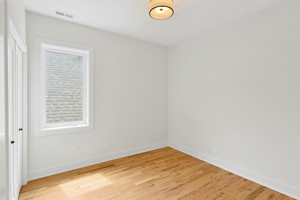 4217 S Indiana Avenue - Photo 11