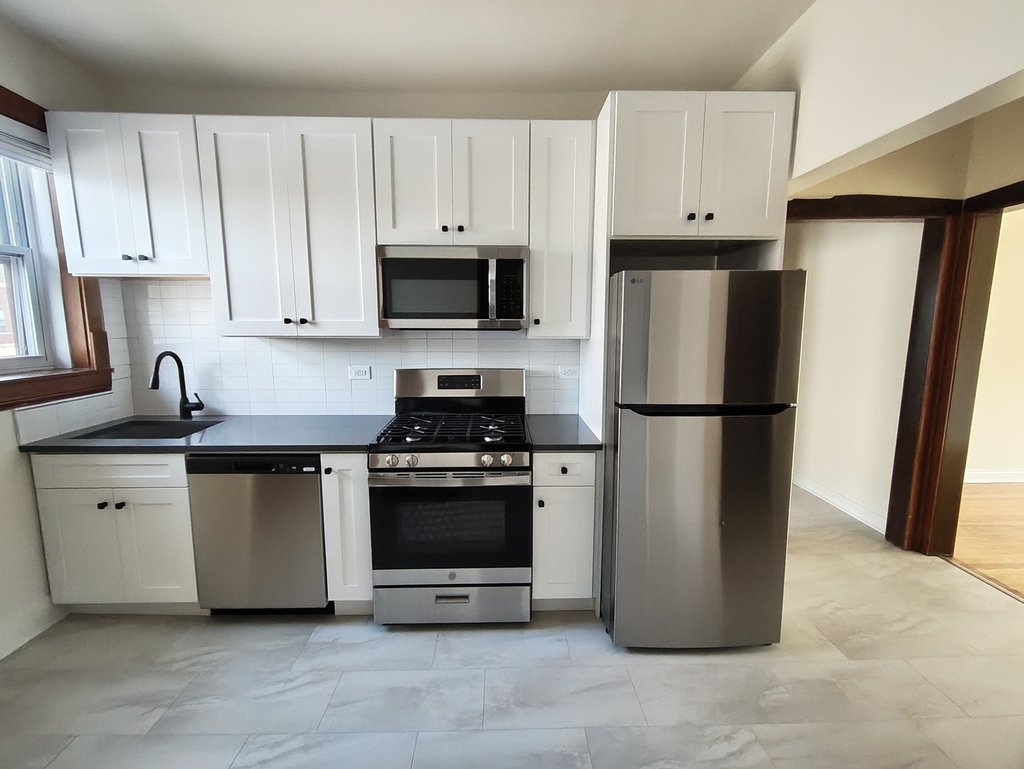 1646 W Albion Avenue - Photo 11