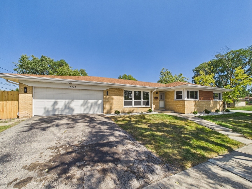 16712 Elm Street - Photo 1