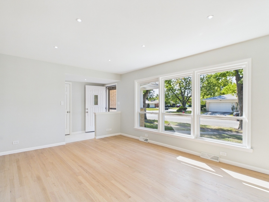 16712 Elm Street - Photo 2