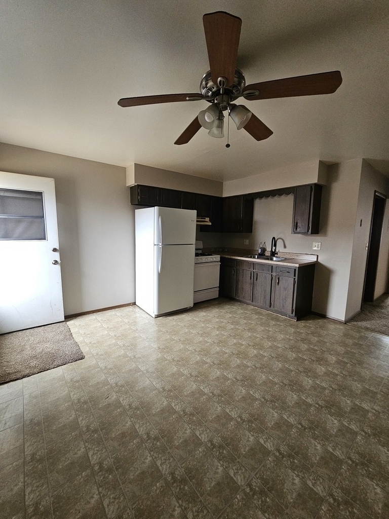 1450 Getzelman Drive - Photo 1