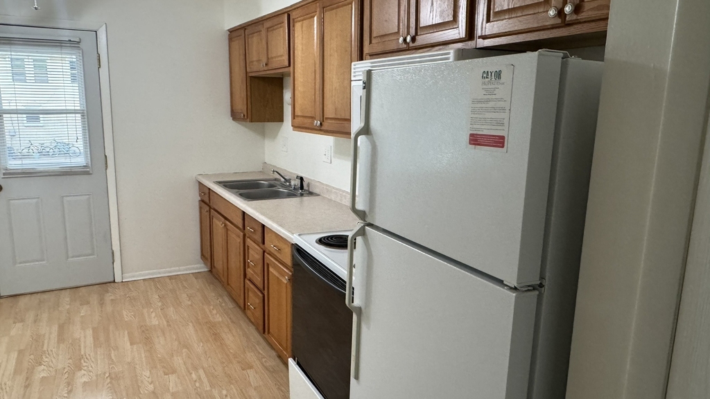 400 N 5th Street - Photo 2