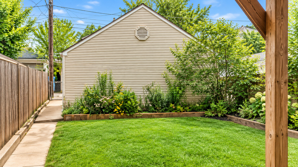 3636 N Hermitage Avenue - Photo 10