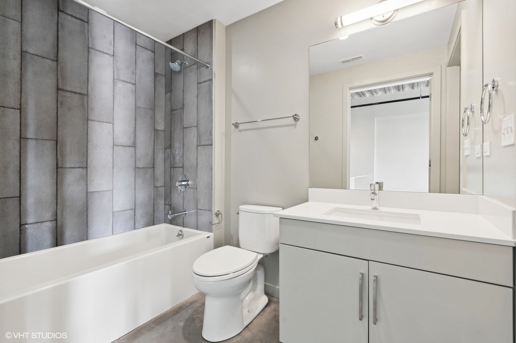 1241 N Milwaukee Avenue - Photo 12