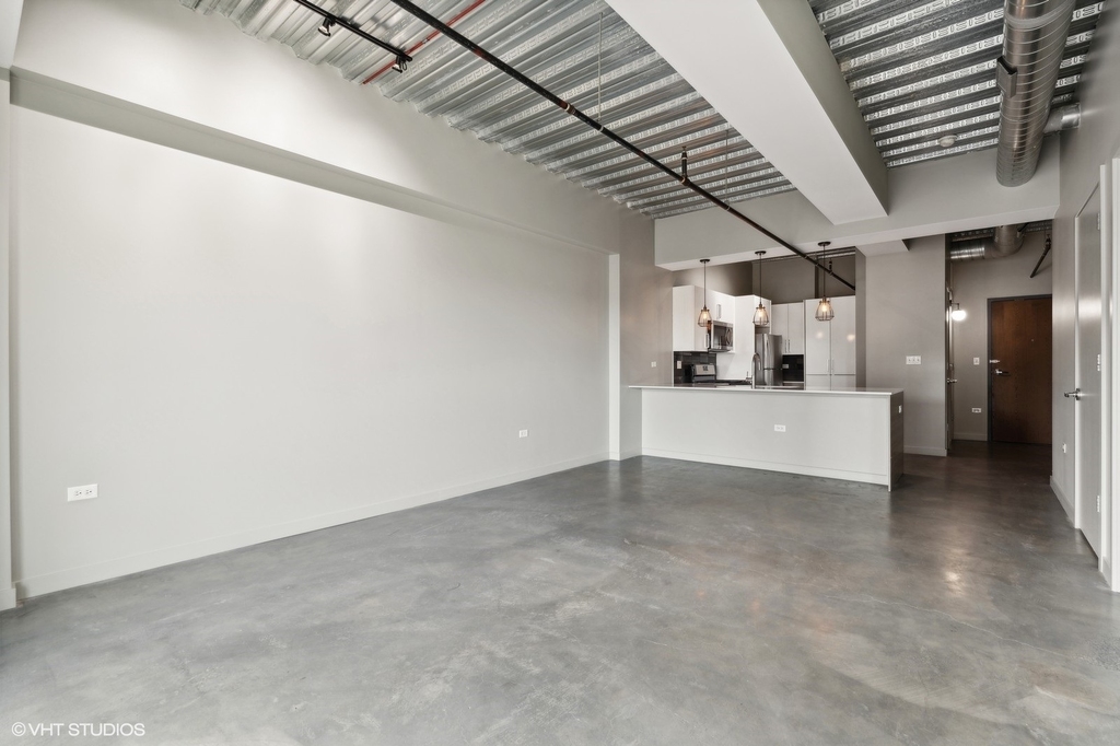 1241 N Milwaukee Avenue - Photo 3