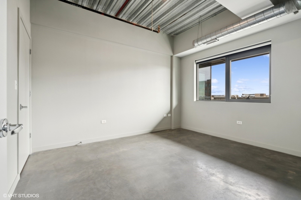 1241 N Milwaukee Avenue - Photo 10