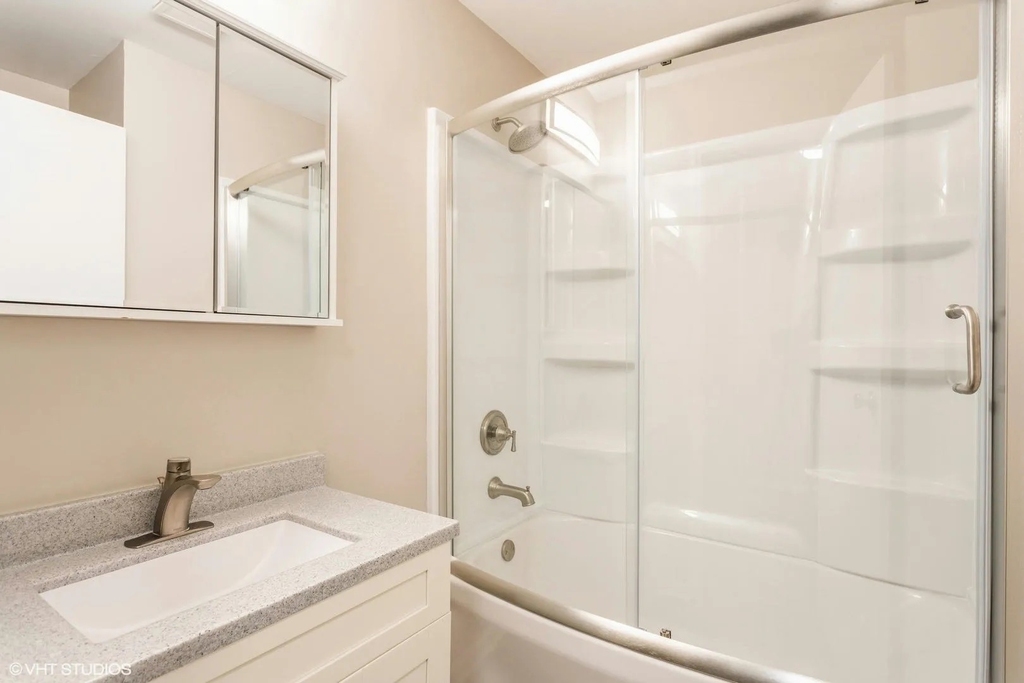 121 Richmond Drive - Photo 14