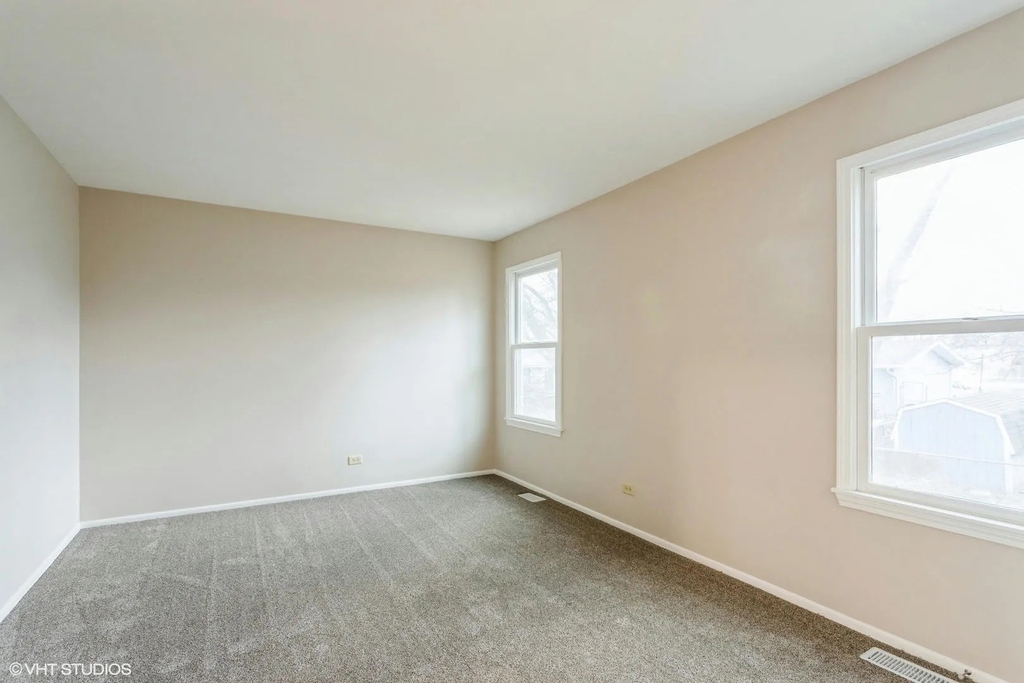 121 Richmond Drive - Photo 18