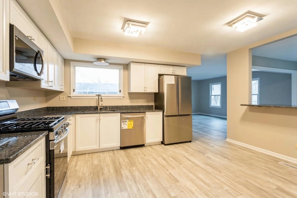 121 Richmond Drive - Photo 8